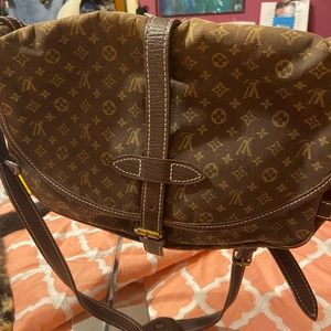 Authentic Louis Vuitton Saumur 30 with Dust Bag